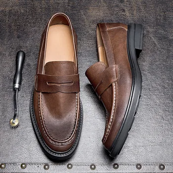 Verão de novo na Moda Homens Primeira Camada de Couro Slip-on Sapatos Estilo Britânico Artesanal Casual a Condução do Carro Sapatos Macios